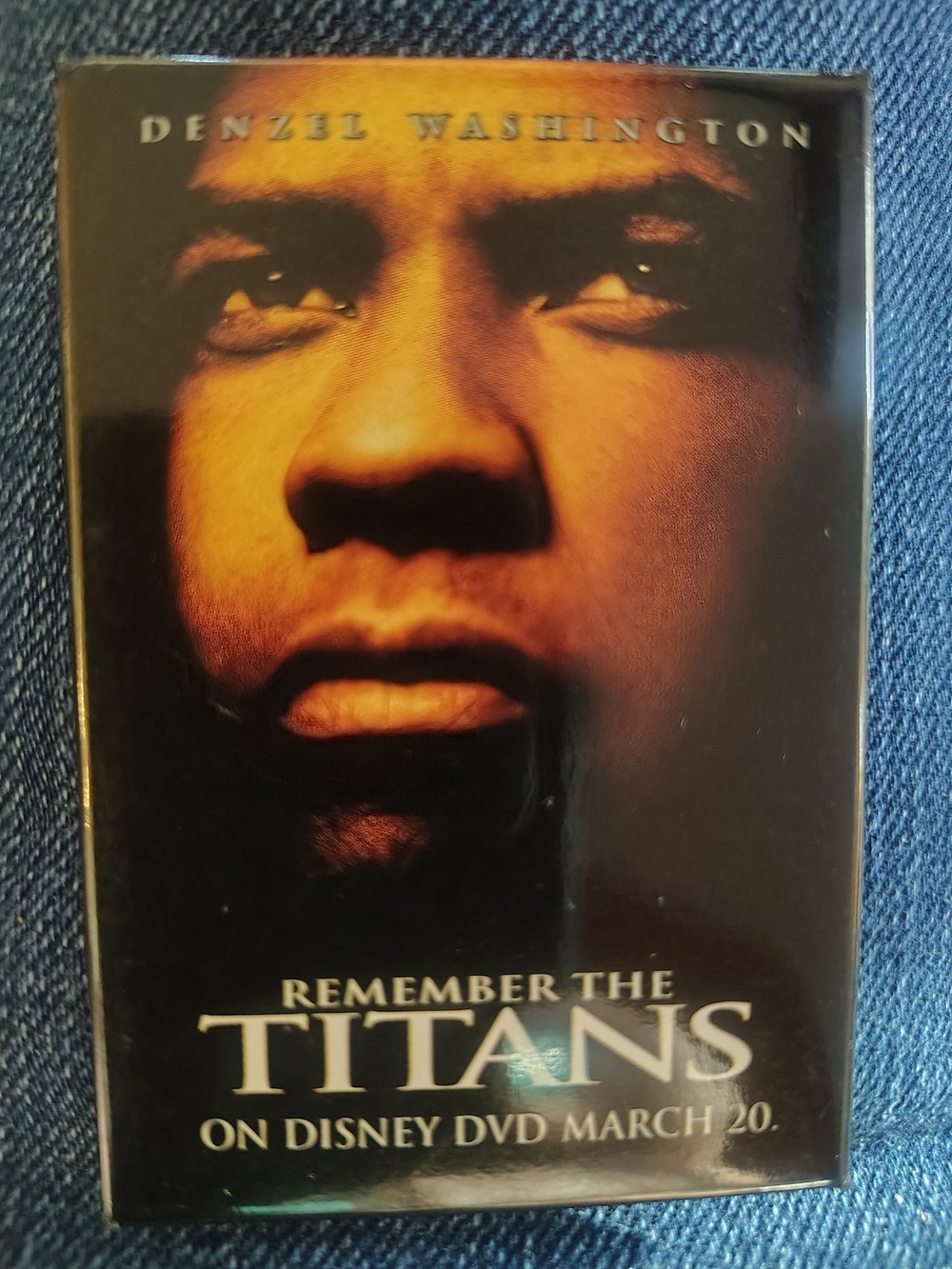 Pin Titans
